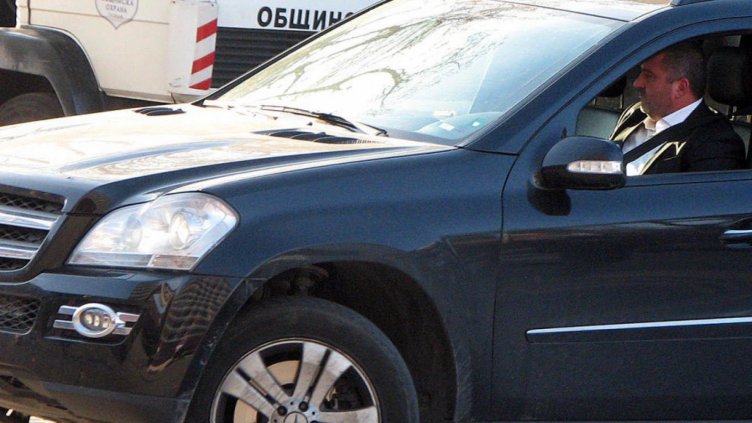 Потрошиха трети джип на депутат от ГЕРБ