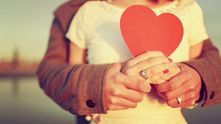 10 качества на мъжа, който няма да спре да обича жената до себе си