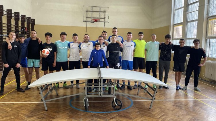 Играчи от 11 училища се включиха в турнир по текбол във Варна