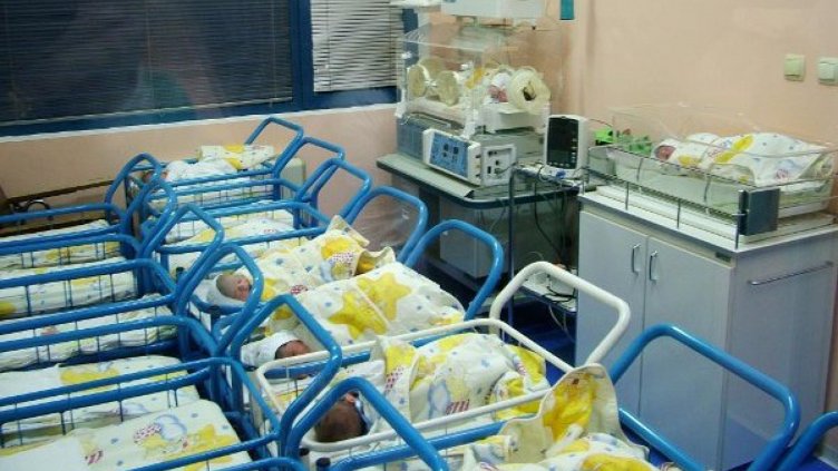 Демографска стратегия: Около 65 500 бебета трябва да се родят у нас тази година