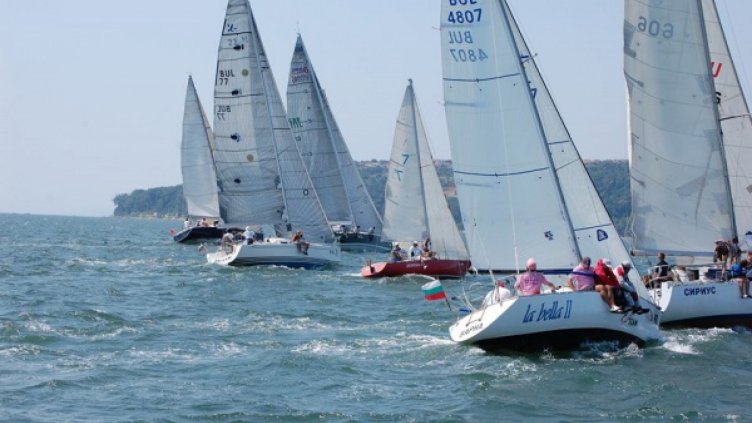 Ловци на вятър от Бургас бяха над всички в регатата “Порт Варна”