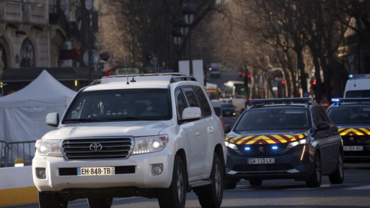 Обвиняемият за атентатите в Париж ще лежи в затвора до края на живота си 