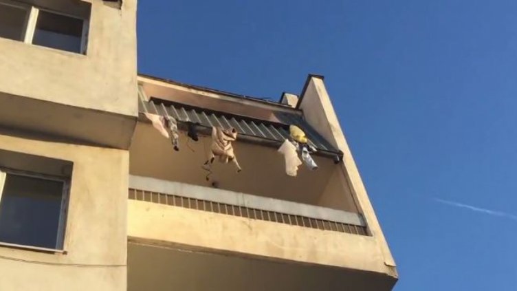 Жена изхвърли вещите си през терасата при ”бой с дявола”