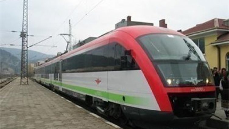 БДЖ спря влаковете между Берковица и Монтана заради потрошени мотриси