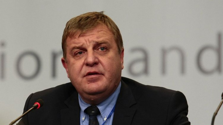 Каракачанов: Този път ще изпратим оферти до 7 страни за новите изтребители