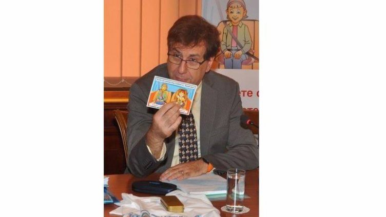 Спирос Номикос, изпълнителен директор на  “Солвей Соди“: Коланът на задната седалка спасява детски живот