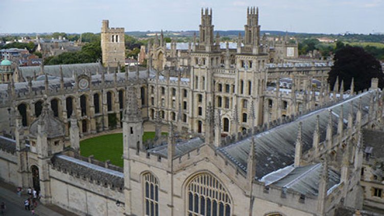 На Острова няма да променят таксите за студенти от ЕС