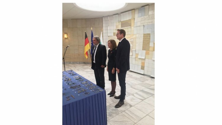 Германия ни връща 202 антики и ценности, задържани на пазара 