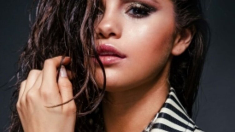 Селена Гомес се оплака от първата си целувка 