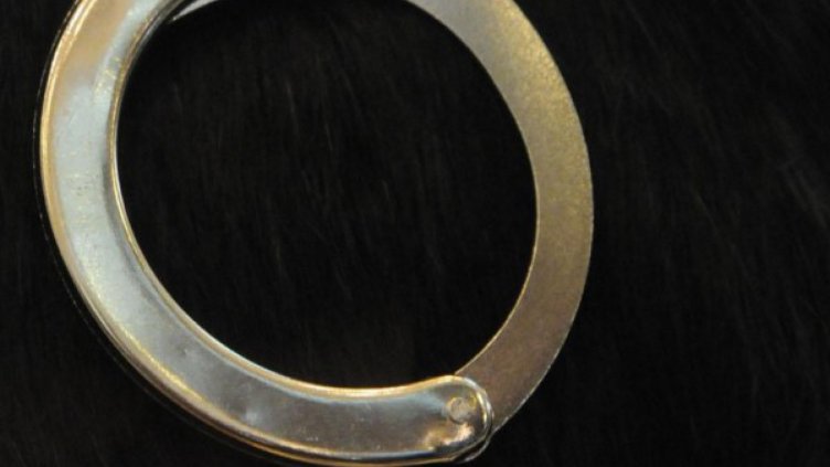 Мъж нанесе побой на 6-годишно, счупи му ръката