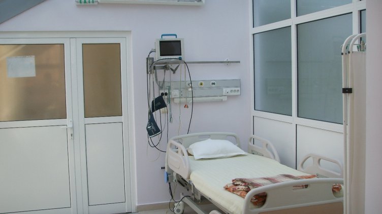 Извън реанимация е момчето, обгорено от волтова дъга