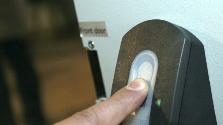 Пръстовият идентификатор ще помогне в извънболничната помощ, смята експерт