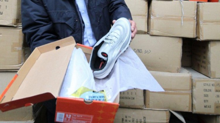 Конфискуваха 259 чифта маратонки в Пловдив