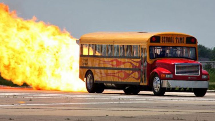 Автобус вдигна 590 км/ч