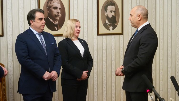 ПП-ДБ получи и върна мандата на Румен Радев