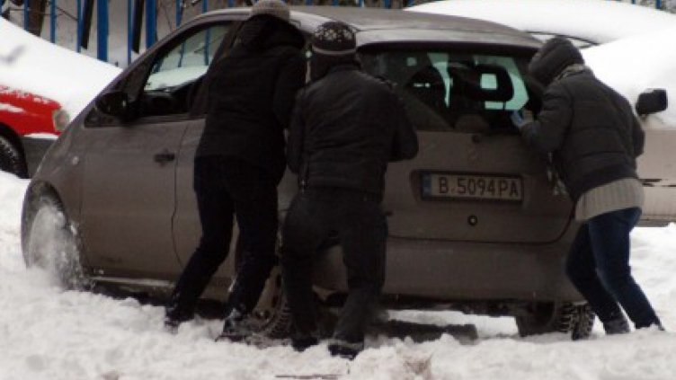 Снегопочистващите фирми във Варна са готови за реакция при валеж