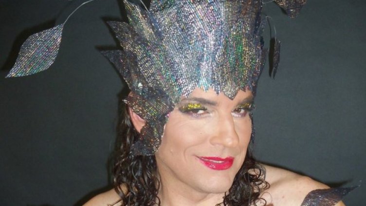 Икебаната взриви фейса: Поли Генова като "рибата толстолоб"