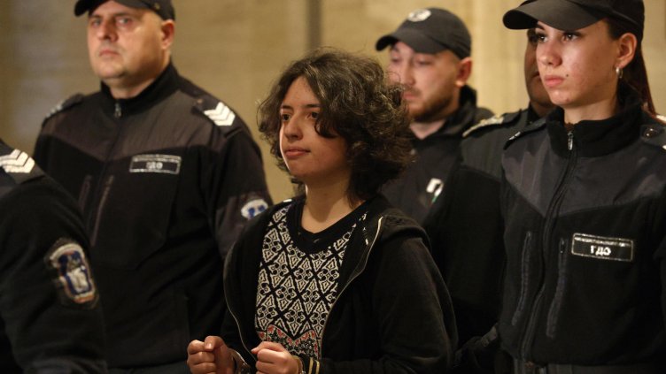 Момичето, което наръга трима: Бях с ясно съзнание, исках да ги убия