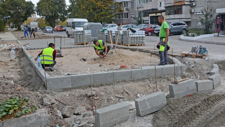 Тръгнаха ремонти и в 15 микрорайон в „Младост“ във Варна