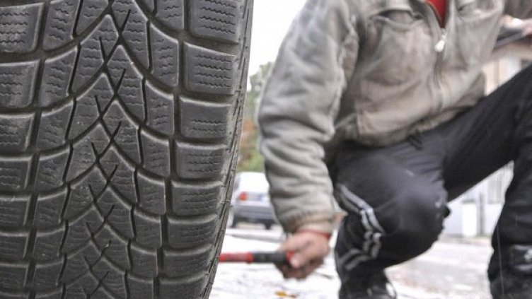 Внимание шофьори! На "Кракра" пукат гуми