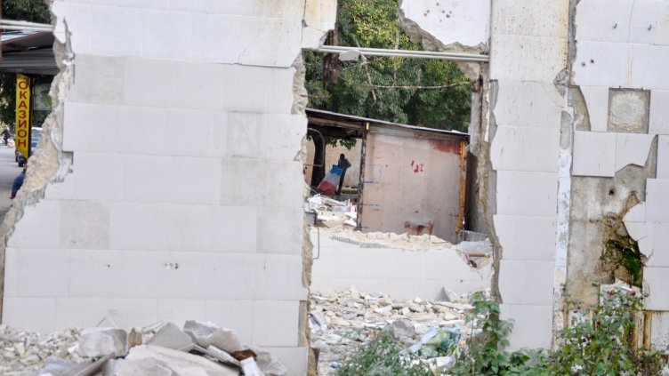 Събарят бараки по "Владислав Варненчик" заради бул. "Левски"