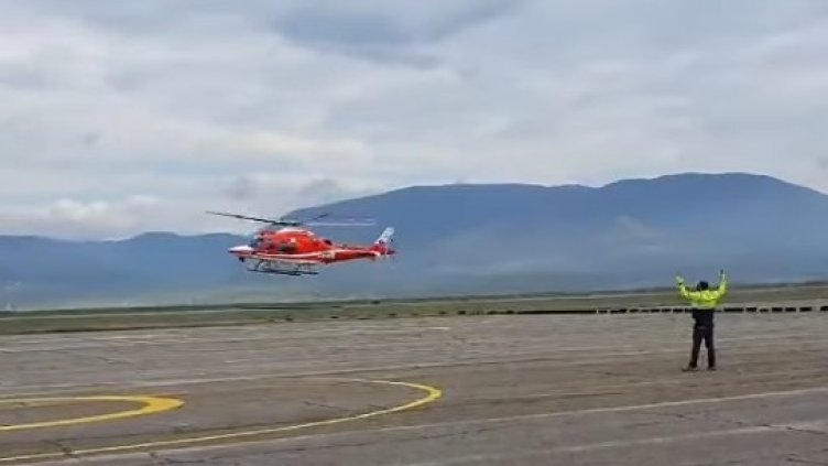 Пристигна третият медицински хеликоптер (СНИМКИ+ВИДЕО)
