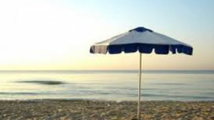 Откриват сезона с безплатни чадъри и шезлонги в Бургас