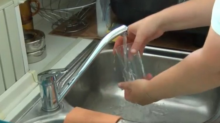 Хотелиерите в шок от цените на водата: Как да я калкулират в почивките?