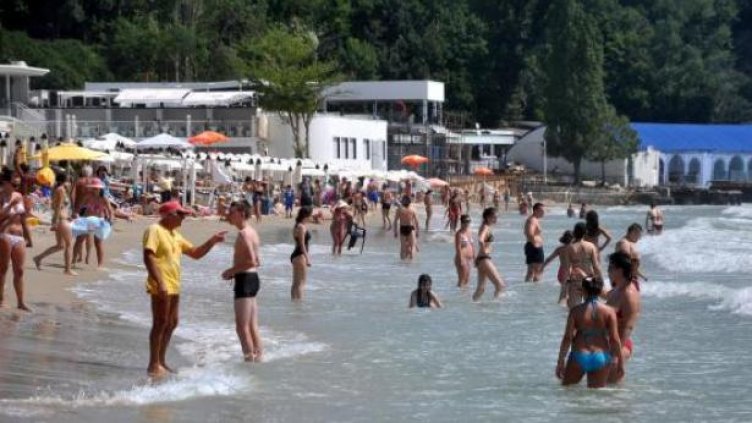 Концесионерите си казват: Пускат ли безплатна сянка на плажа и този сезон?