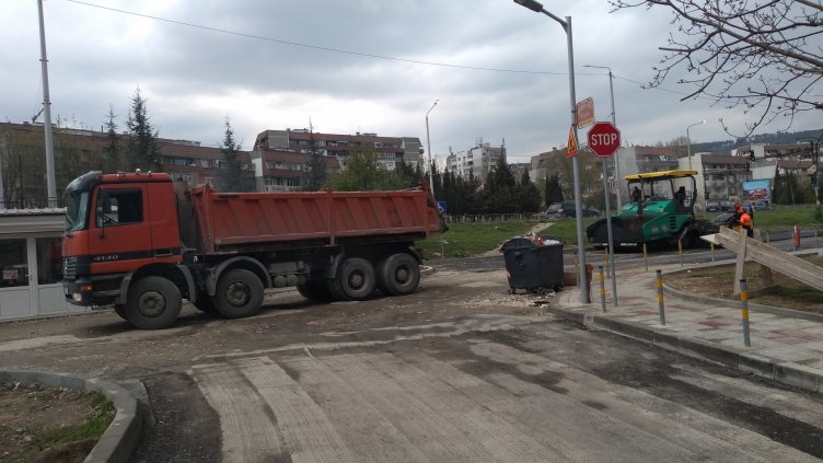 Приключва ремонтът на междублоковите пространства в кв. „Възраждане“ (СНИМКИ)
