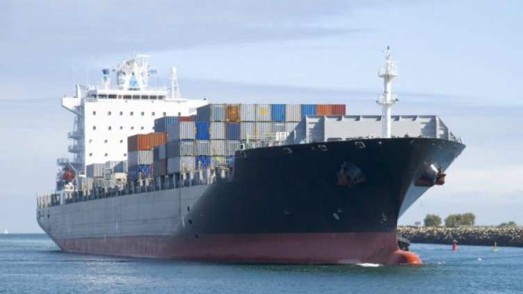 Кораб с български моряци задържан в Италия заради неподготвен екипаж 