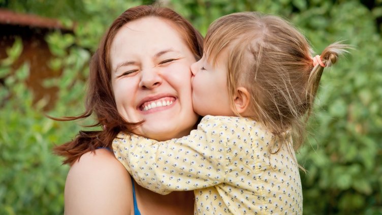 Европейката ражда на 29, а у нас на 26 г. Бебетата в Европа намалят, намаляват…