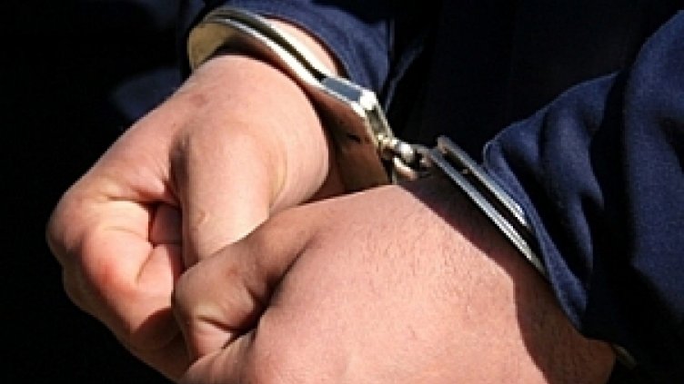 Гръцки полицаи заловиха двама турски офицери в българска кола с мигранти  