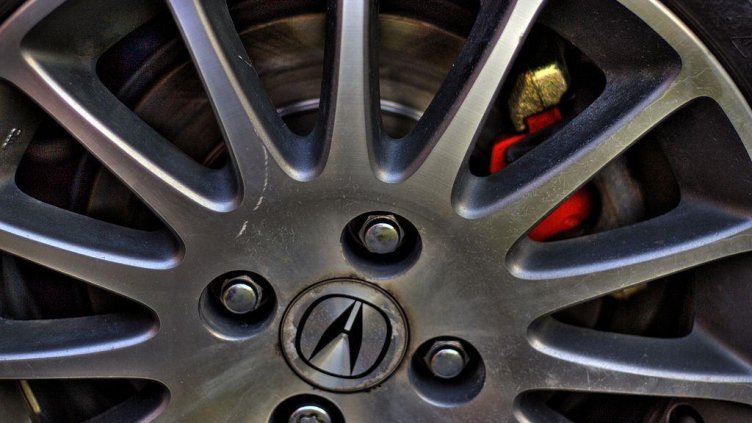 Да разхлабим гайките на колелата и... Опасно предизвикателство в TikTok