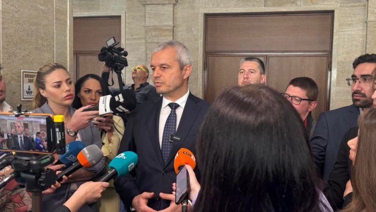 "Възраждане" внася сигнал срещу шеф на БНБ за държавна измяна