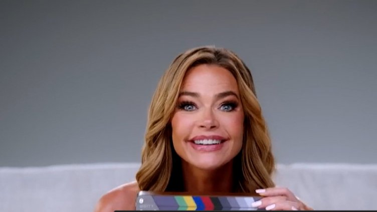 Денис Ричардс, бившата на Чичо Чарли, била душена и бита