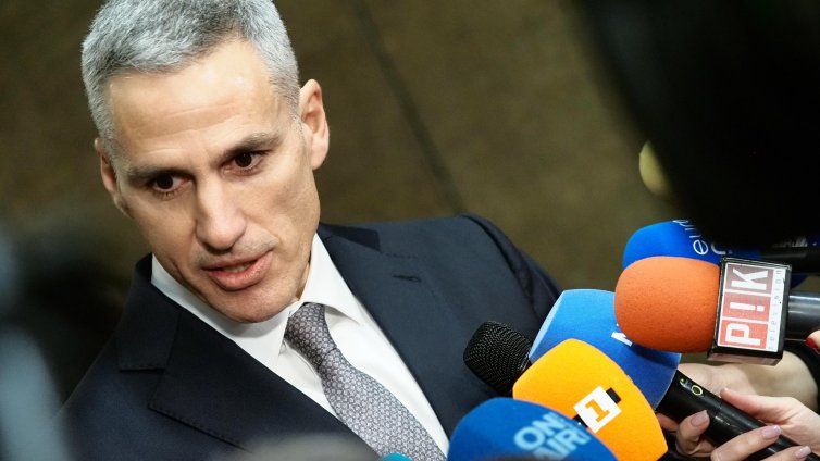 Гюров: Ще вършим работа без да се създава истерия