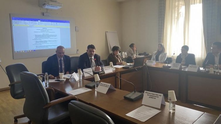 Зафиров доволен от държавните институции