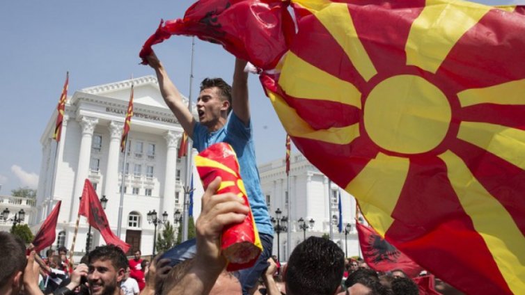 Смяната на караула в Македония