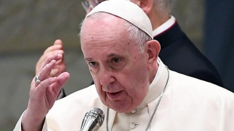 Папата се ваксинира срещу COVID