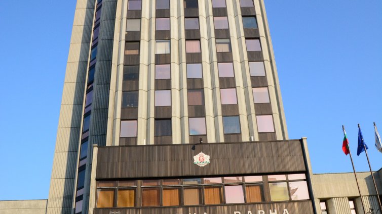 Освобождават от такса смет варненски фирми, спрели работа заради пандемията