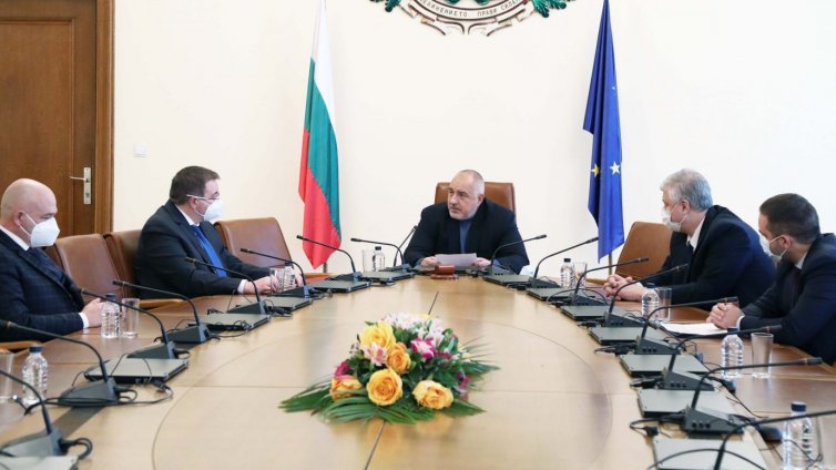 Правят зелен коридор за ваксиниране срещу COVID-19