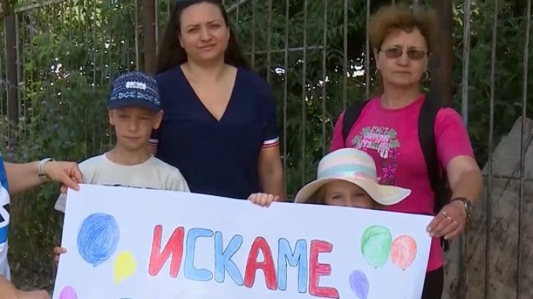 Над година се чака пешеходна пътека и светофар на ул. "Девня", защо се бави?