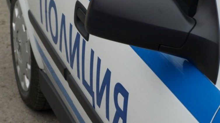 36-годишен наряза гумите на кола
