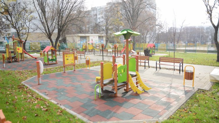 Завършиха новите площадки в 4 детски ясли във Варна