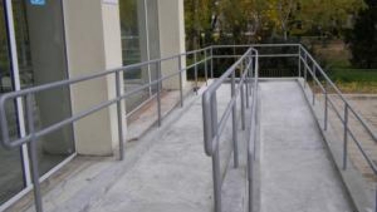 Плануват ремонт на поликлиниките във Варна