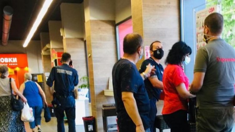 МЗ: РЗИ да сезират прокуратурата за груби нарушения на противоепидемичните мерки