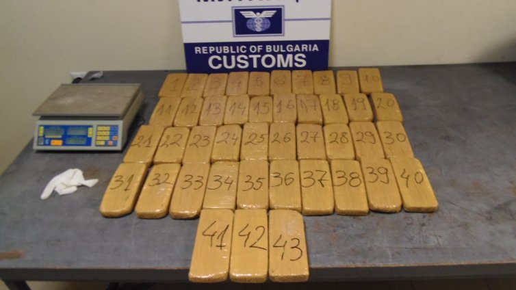 Спипаха хероин за 2 милиона лв. на Калотина