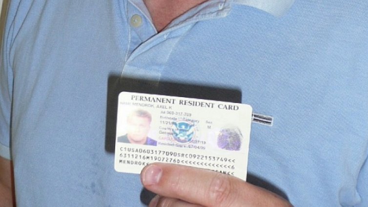 Удариха група за изготвяне на фалшиви документи