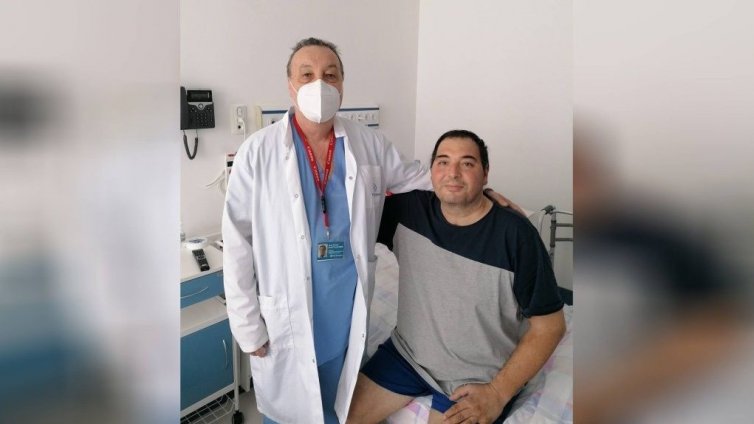 След 50 дни в кома и на апарат – полицай пребори вируса. Живее втори живот